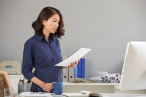 reading-document-carefully_1098-17707-10